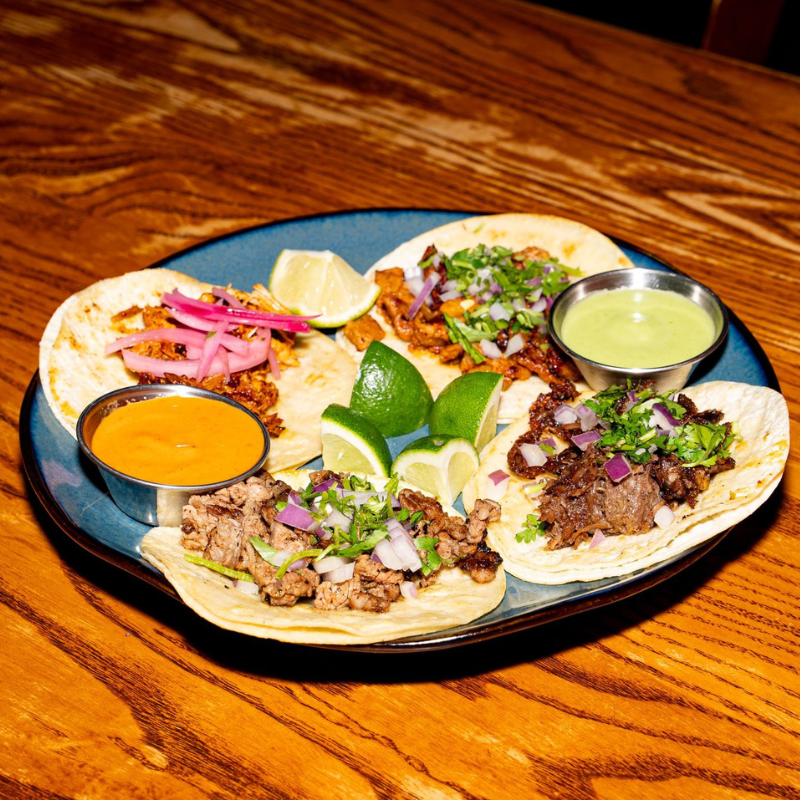 Mandiles street tacos